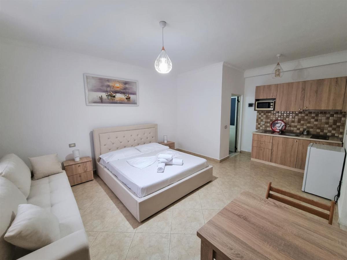 My Holiday House Hotel Durres Exterior photo