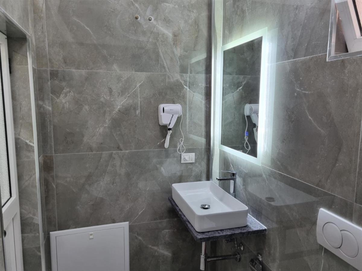 My Holiday House Hotel Durres Exterior photo